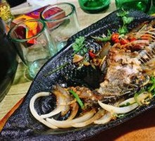 Sautéed Crucian Carp on Iron Plate