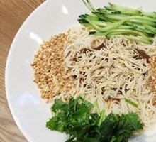 麻酱鸡丝拌面