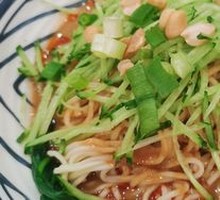 麻酱鸡丝拌面