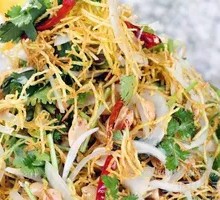 Stir-Fried Bean Sprouts with Three Threads