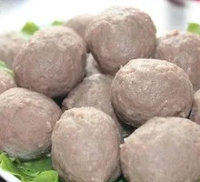 Beef Ball and Greens Dipping Sauce