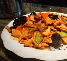 Beech Mushroom Stir-Fry with Pork