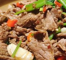 Stir-Fried Beef with Yellow Onion