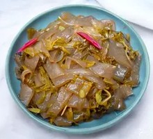 Sour Cabbage Stir-Fried Rice Noodles