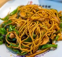 Stir-Fried Pork with Green Pepper Noodles