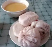 Green Pepper and Pork Buns
