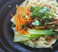 Oil-Poured Noodles