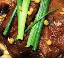 Braised Pig Trotter with Crispy Skin