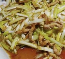Stir-Fried Pork Shreds with Garlic Chives