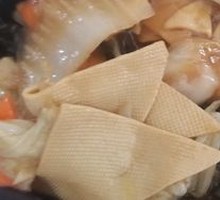 Stir-fried Chinese Cabbage with Wood Ear Mushrooms