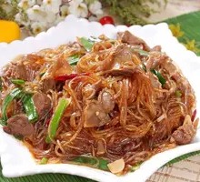 Stir-fried Pork Heart with Yellow Mushroom and Rice Noodles