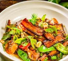 Hunan Preserved Meat Stir-fried with Lei Pepper