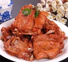 Flavorful Braised Pork Spine