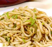 Stir-Fried Pork with Green Pepper Noodles