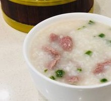 Beef Rice Porridge with Freshly Cooked Beef