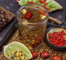 Chrysanthemum, Goji Berry, and Rock Sugar Hot Beverage
