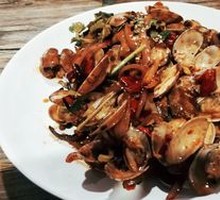 Spicy Stir-Fried Clams