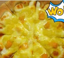 Cheesy Fruit Medley Pizza