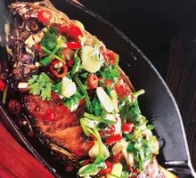Sautéed Crucian Carp on Iron Plate