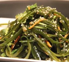 Cold-dressed kelp
