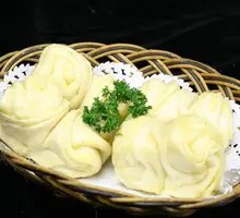 Small Steamed Bun and Pickled Cabbage Soup