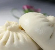 Green Pepper and Pork Buns