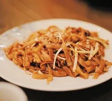 Beef Brisket Stir-Fried Rice Noodles