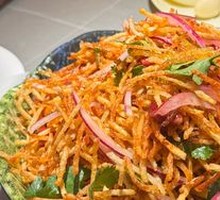 Stir-Fried Bean Sprouts with Three Threads
