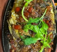 Sautéed Crucian Carp on Iron Plate