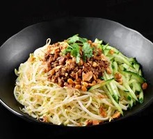Spicy minced meat noodles