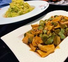 Braised Pig Intestine with Laba Garlic