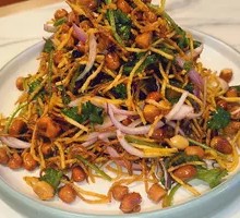 Stir-Fried Bean Sprouts with Three Threads