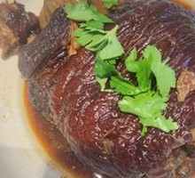 Black-skinned Pork Elbow