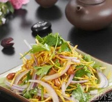 Stir-Fried Bean Sprouts with Three Threads