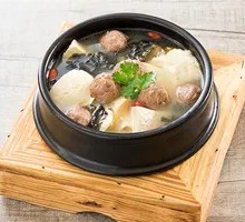 Hand-Pressed Beef Meatballs and Tofu Hot Pot