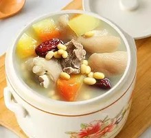 Soybean and Pig Trotter Soup