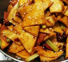 Dry Pot Tofu with Bacon and Meat