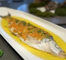 Steamed Large White Fish with Golden Pepper Sauce