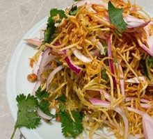 Stir-Fried Bean Sprouts with Three Threads