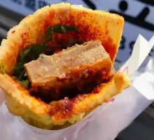 Cold Noodle Rolls with Stinky Tofu