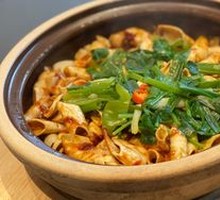 Pickled Garlic Stir-fried Heart Intestines