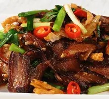 Stir-fried腊肉 with White Peppers