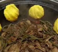 Stewed Goose in Iron Pot