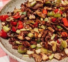 Stir-Fried Beef with Yellow Onion
