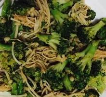 Crisp Broccoli Salad