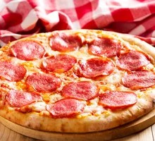 Salami Pizza