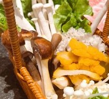 Yunnan Fresh Mushroom Platter