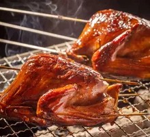 Paper-Wrapped Roasted Live Pigeon