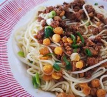 Dry-Style Meat Sauce Noodles