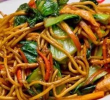 Stir-Fried Noodles with Shredded Meat